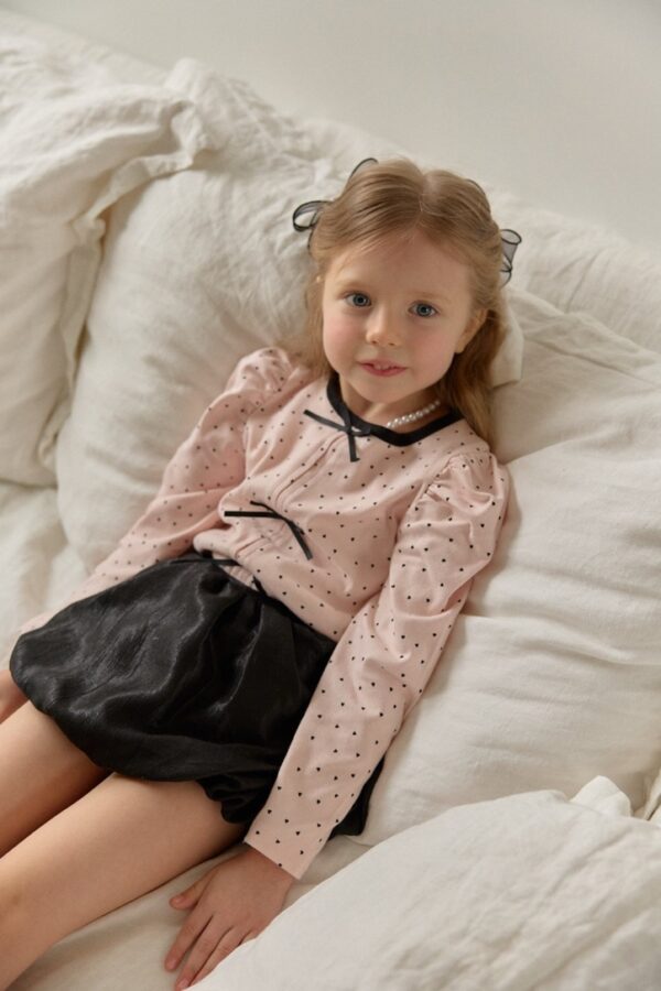 7B9C3654-7E9B-4651-897B-559B77EE615C_1_105_c 〖預購〗小小心意上衣