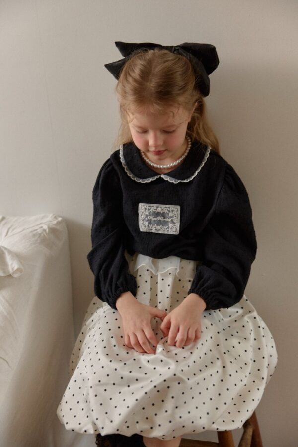 81851C31-8ECB-4952-B851-A6EC647B70C2_1_105_c 〖預購〗艾瑪寧靜上衣