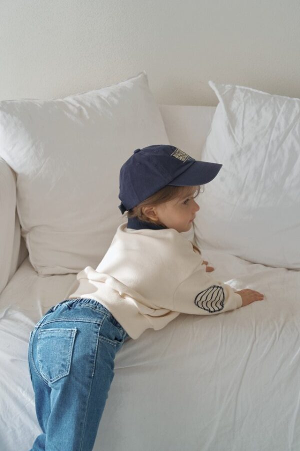 8255EDAA-2FFB-4190-A79E-0F5CFFE8AA4B 〖預購〗漫步線條牛仔褲