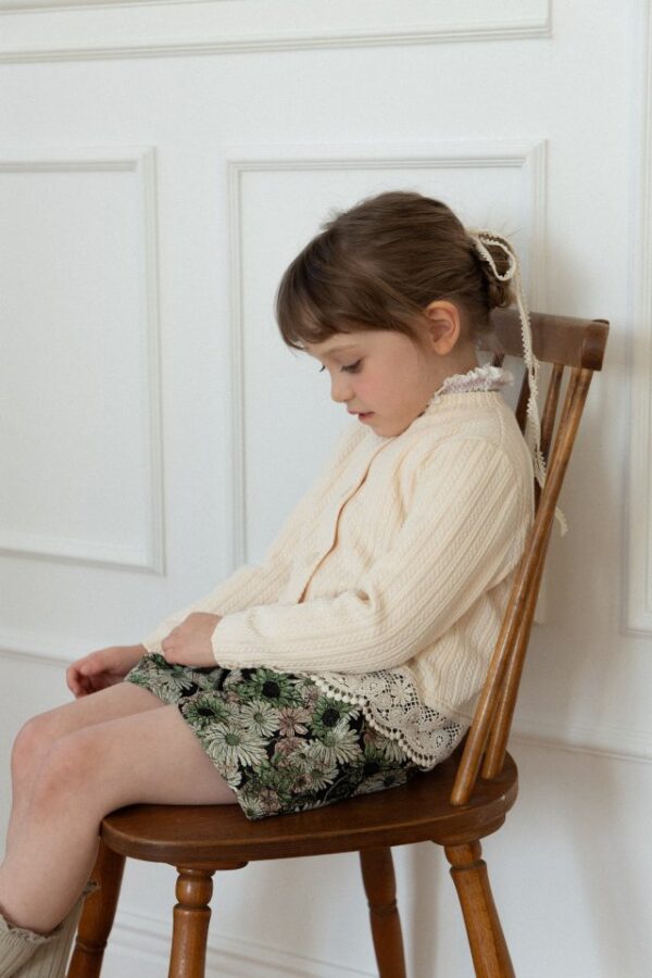 84A7D400-2A80-4A77-835E-D39AEE7A63A4 〖預購〗艾莉絲柔霧針織衫