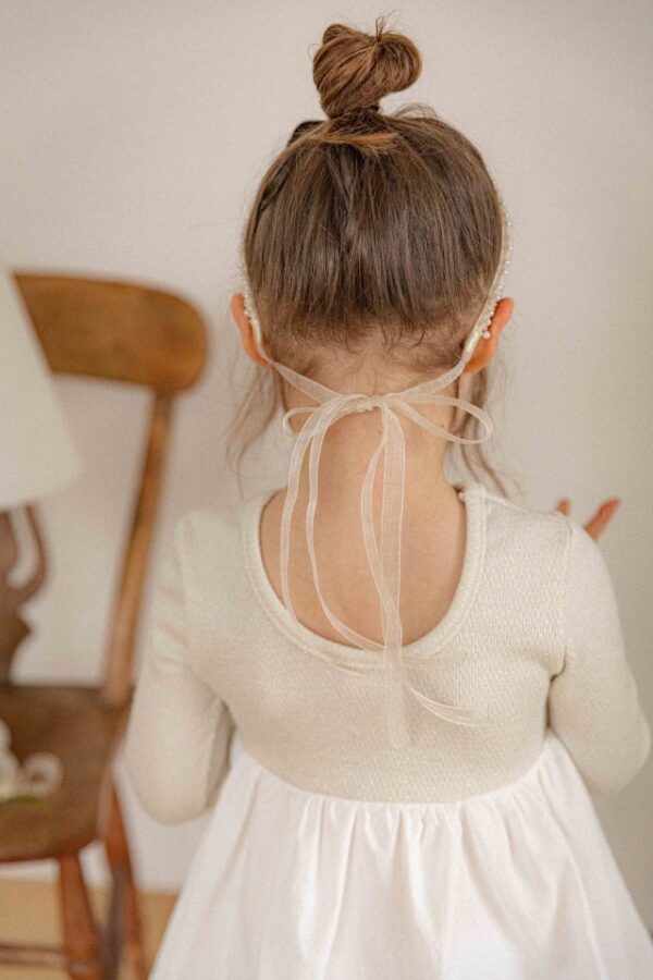 85F8C5B2-1977-4A7F-A157-9F5D342F10D4 〖預購〗莉莉輕語綁帶髮飾