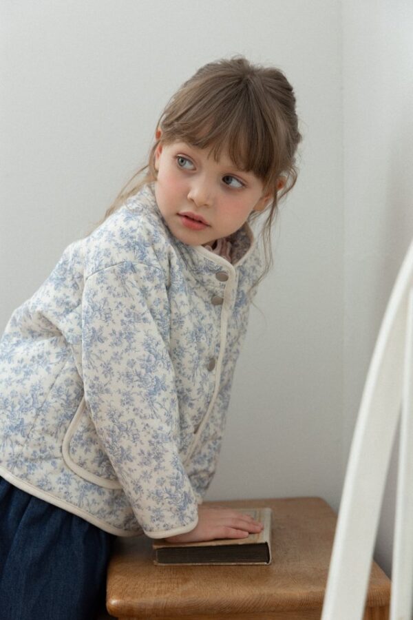 888F7095-CF92-419E-B385-0346356EAEEA 〖預購〗路易絲雲感外套