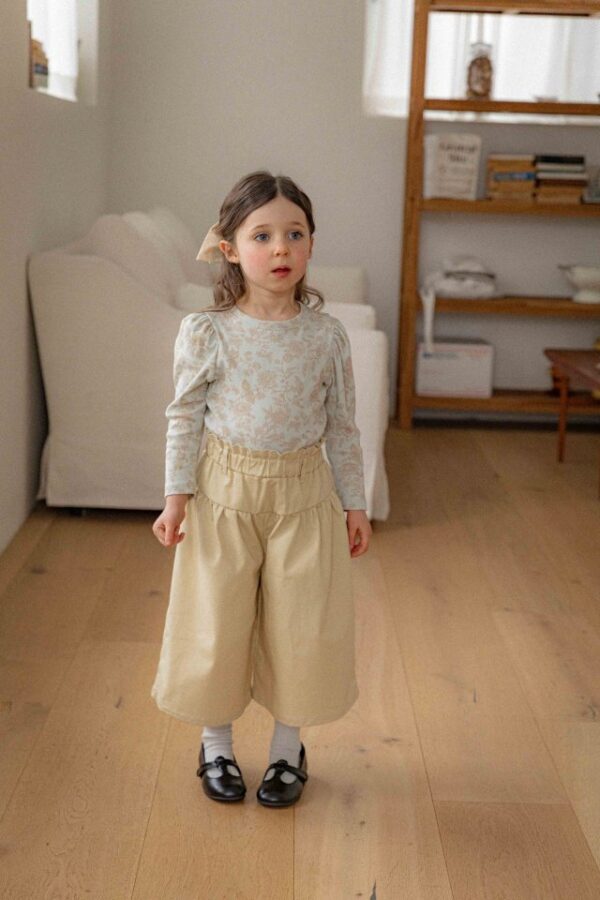 89FDEE8F-C27C-4608-AF5D-E117A1E05D4A 〖預購〗古典花園上衣