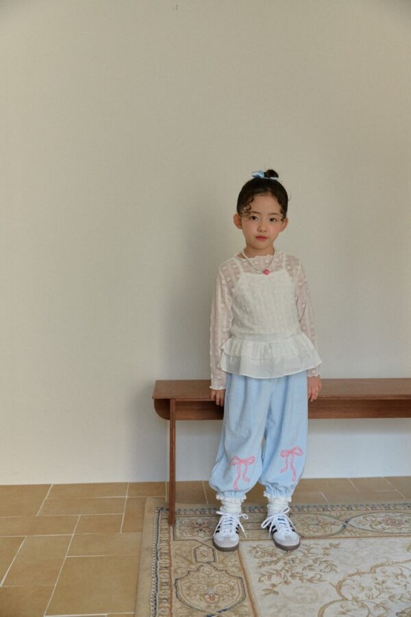 8C72494A-0C10-4D25-AF25-8883A9D3A974_1_105_c 〖預購〗柔邊星光蕾絲上衣