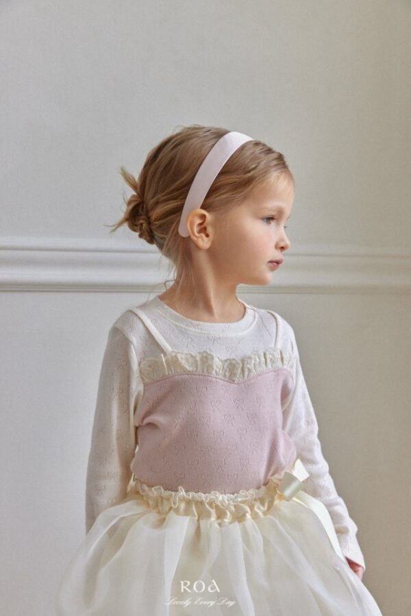 8DCBE203-9CE2-48E7-AF87-CEB0643B150D 〖預購〗拼色柔影蕾上衣