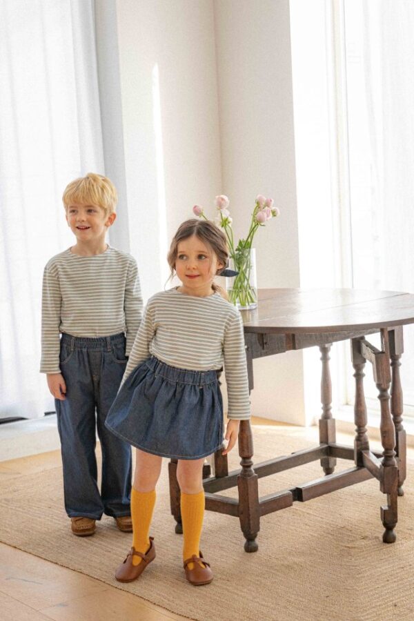 92BED3DC-8A00-4585-BB6C-E7FA10CC49C8 〖預購〗簡約條紋上衣