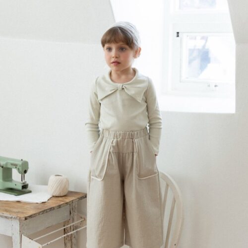 92CCEAFE-6EAA-469F-B4DD-07E5C98AB20B 〖預購〗珍恩蝴蝶領上衣