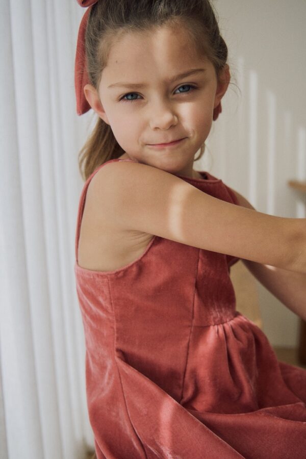 9686AB57-A84C-4164-8A51-C0099ED540AD_1_105_c ❄️ 專屬時光經典質感洋裝