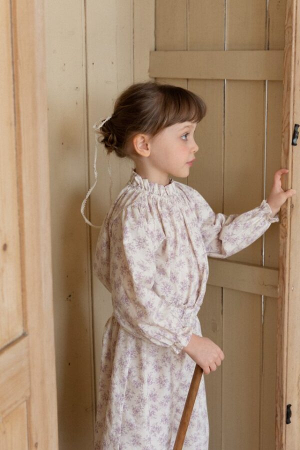 98EDB48D-7869-4CAC-BED6-0C46F0B633E8 〖預購〗賽莉亞花影套裝