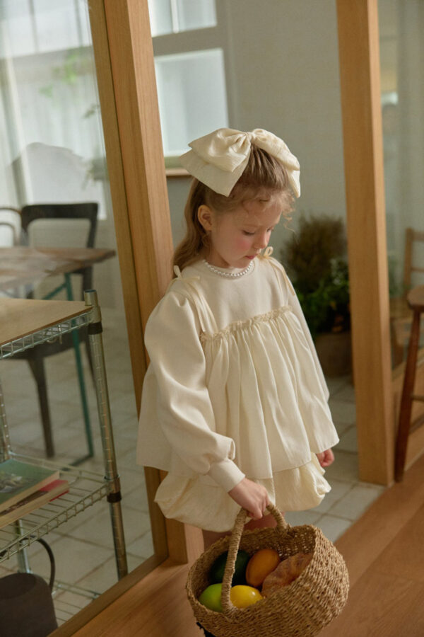 9B1991DE-5AC4-4A20-895B-A6EC13D0198A 〖預購〗小巧微甜衛衣