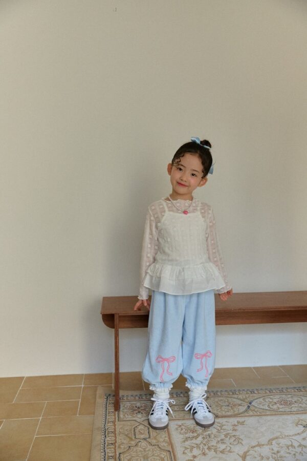 9B89296E-3F2A-4832-81DE-4BF0F32494E1_1_105_c 〖預購〗柔邊星光蕾絲上衣