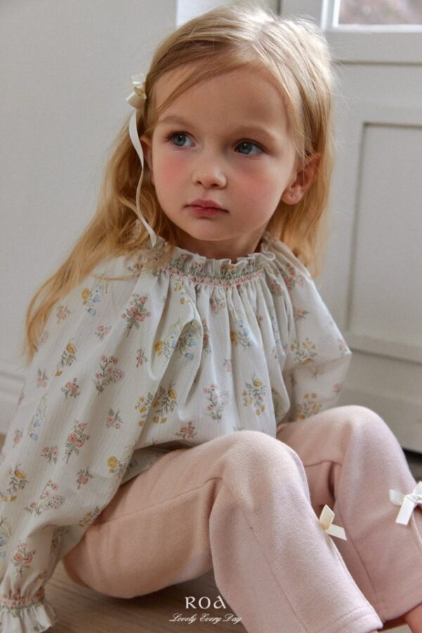 9B9B9BC7-E3A9-43D9-A7D4-52C52110888B 〖預購〗花園柔褶襯衫