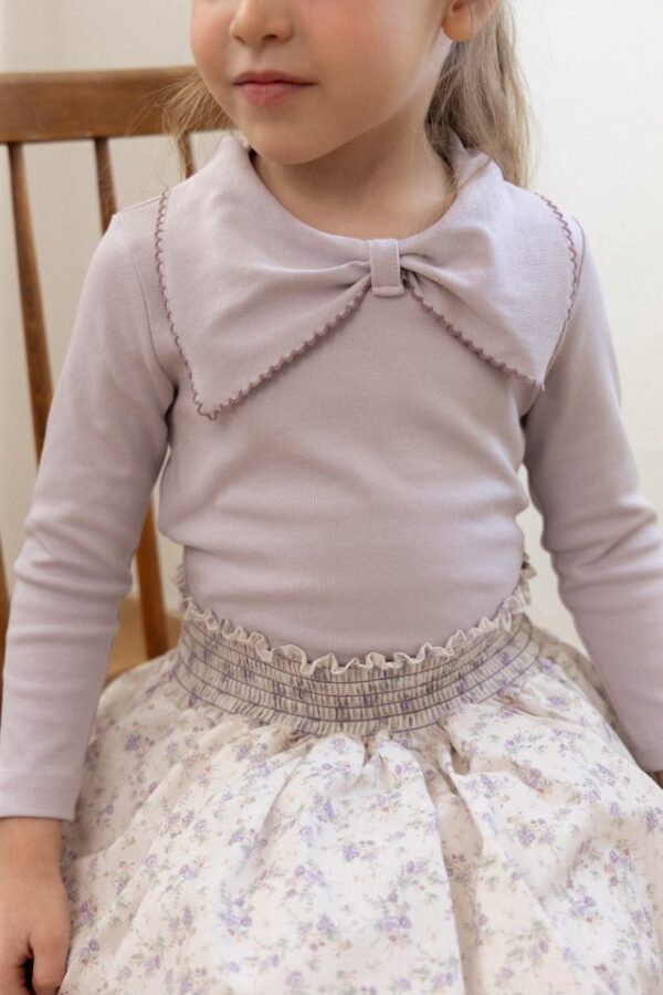 A08E4975-EB69-48BB-9CE7-CB90C7AA1BC4 〖預購〗珍恩蝴蝶領上衣