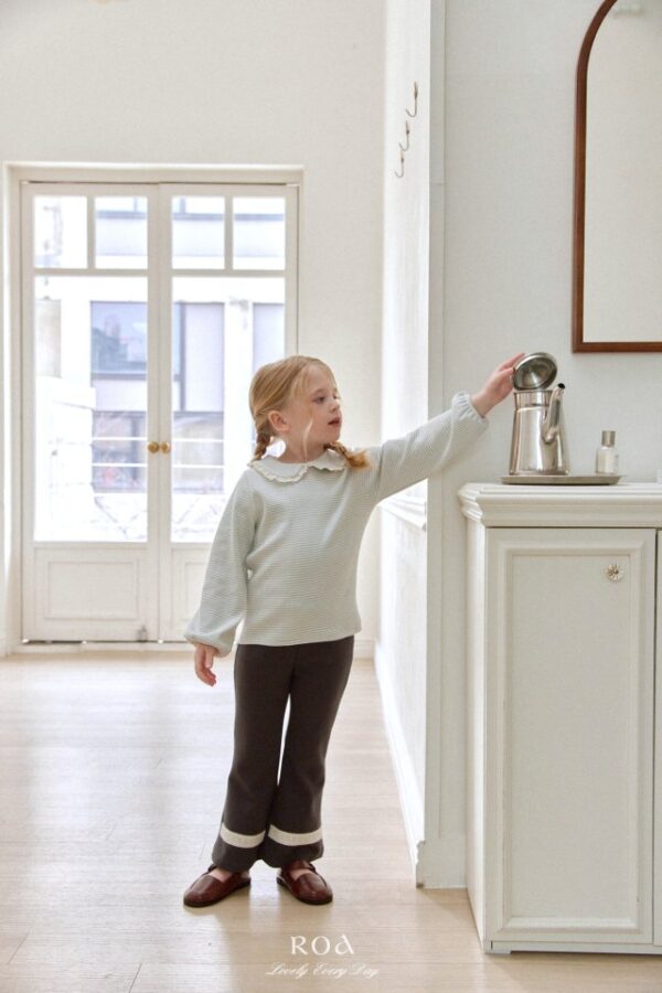 A1242F13-552E-4841-8C11-BFC57C374A5E 〖預購〗法式蕾絲漫步喇叭褲