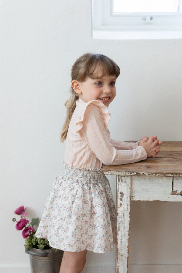 AA38B851-E704-4570-A8CC-06CD4F1B799B 〖預購〗里娜晨光上衣