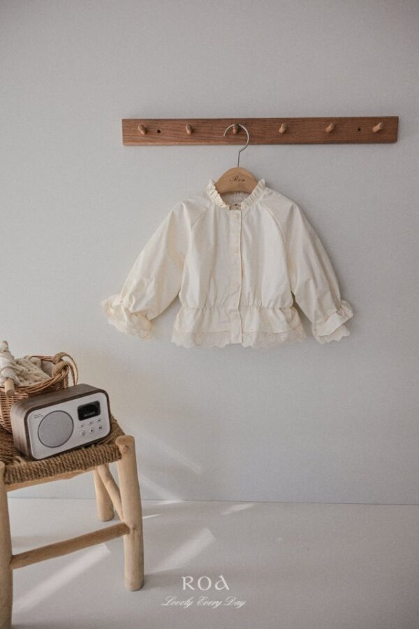 AAA300FD-CEEA-4E45-B738-180D70E7D55B 〖預購〗柔雲微光風衣