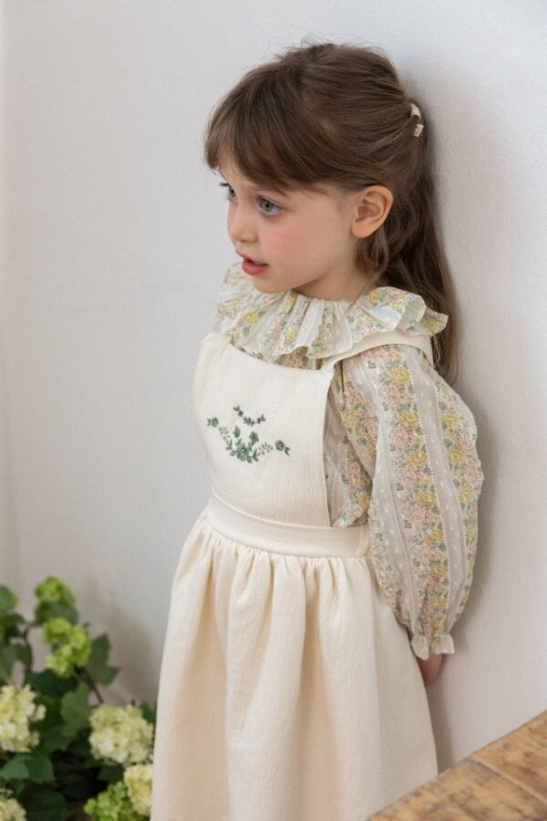 AEEF564A-03CF-44FA-A3B4-8694B2056257 〖預購〗玫瑰大圓領上衣