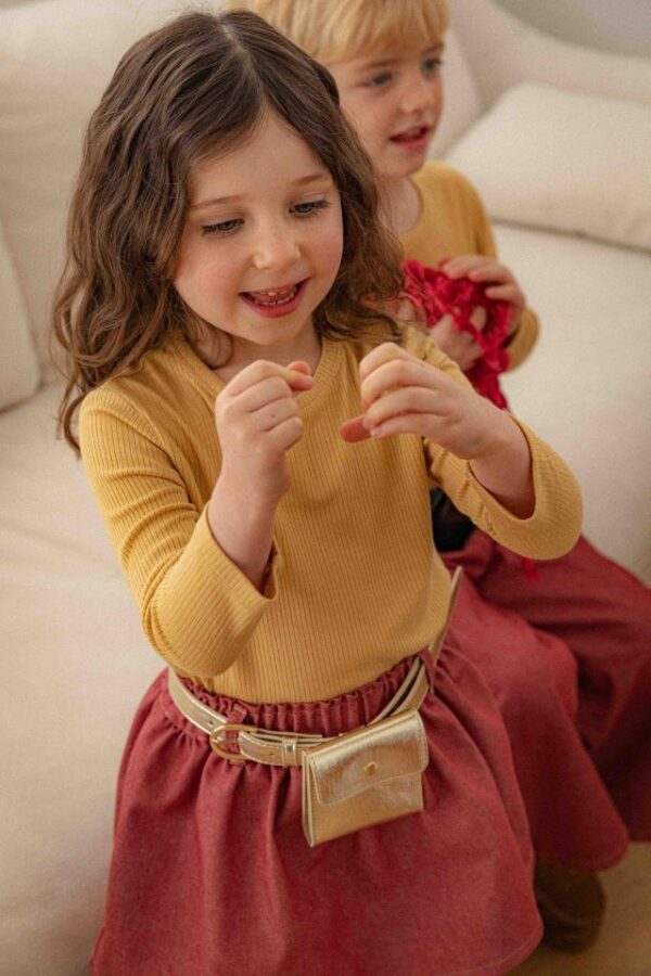 AF17EEA6-AF85-4865-82D8-FEDB5BB0A583 〖預購〗柔線袖口上衣