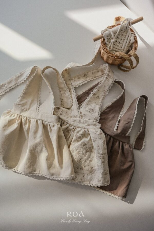 AFD30675-D699-44D3-BB07-8C8A5CBDE32D 〖預購〗古典花園吊帶裙