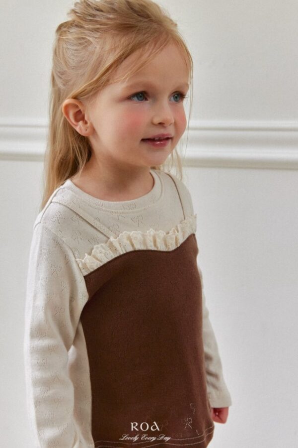 B0E3FF59-7088-4552-9F7E-8AC0BD513467 〖預購〗拼色柔影蕾上衣