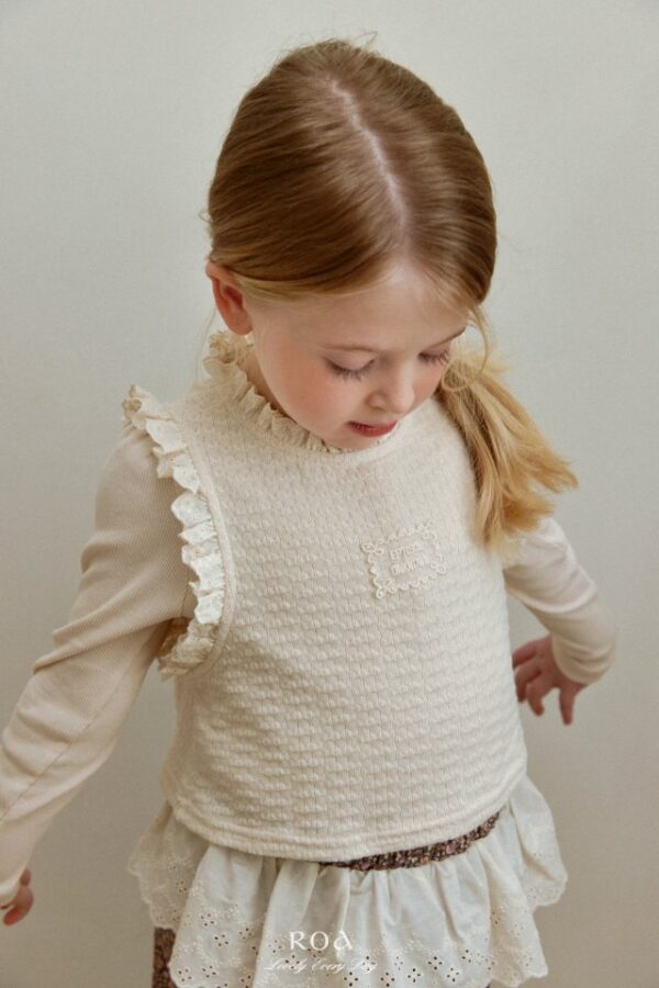 B4B45E34-B922-465F-9B46-04CF72D8DBEB 〖預購〗輕輕蕾絲滾邊背心