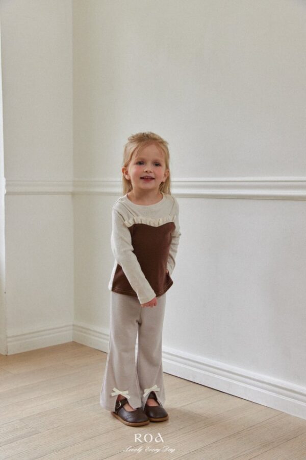 B86D64BE-DCB8-43ED-9390-2FACAD88B722 〖預購〗蝴蝶結柔線開叉喇叭褲