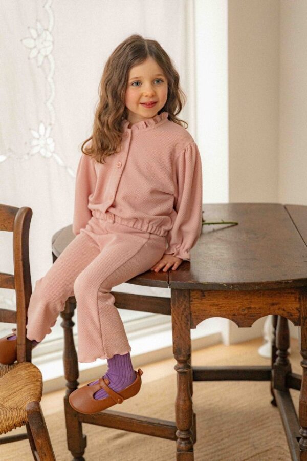 B9496B09-46C2-43C3-A4B7-8F08FF0EE92C 〖預購〗法式柔線靴型褲