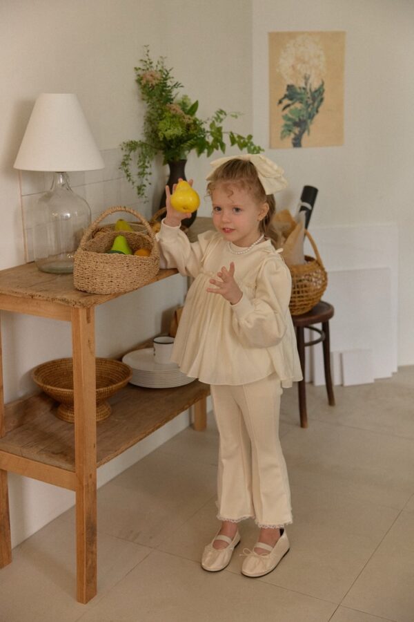 BC5B3C8A-5E14-4638-9084-189248F3CF7B_1_105_c 〖預購〗小巧微甜衛衣