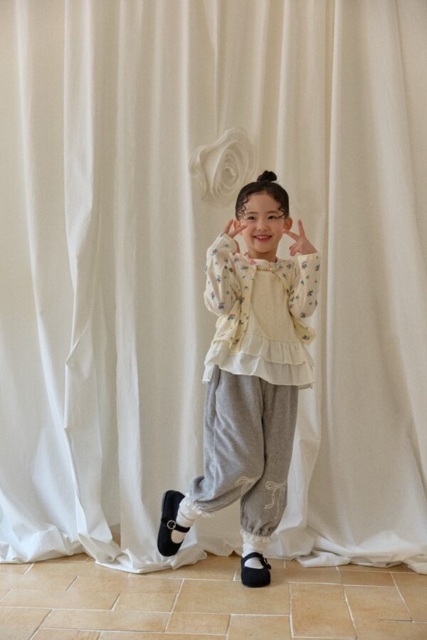 C269532A-157D-4D5E-BAB0-10EC879AAFC3_1_105_c 〖預購〗緞結溫柔縮口褲