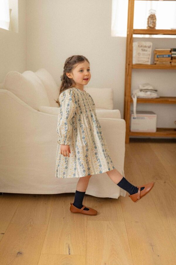 C4FBCCFE-0B68-4F02-B304-86DDE0E9EFAA 〖預購〗微風條紋洋裝