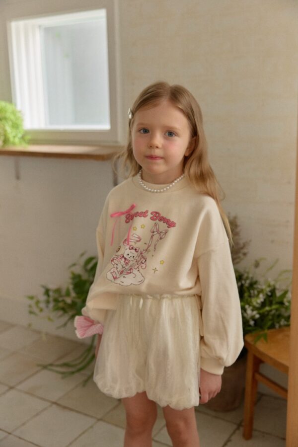 C543493E-7FCE-49CE-BBC5-269D731A1847_1_105_c 〖預購〗甜甜貝瑞衛衣