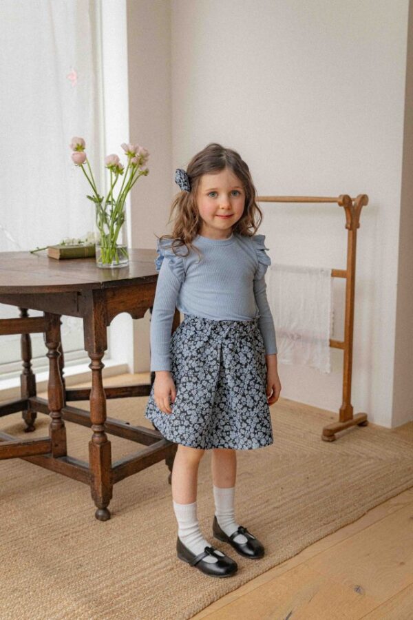 C5B912DA-B10E-4B67-B34B-0B5CF4972406 〖預購〗柔唇日常上衣