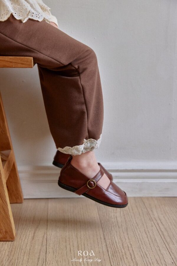 C73AAB58-A7B1-4B64-916B-0F76CADEC5AC 〖預購〗小小心意蕾絲縮口褲