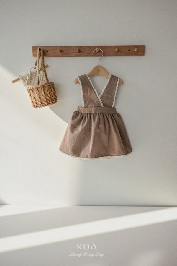 CF9ED208-7A44-4400-8E3C-E9E83D10C099 〖預購〗古典花園吊帶裙