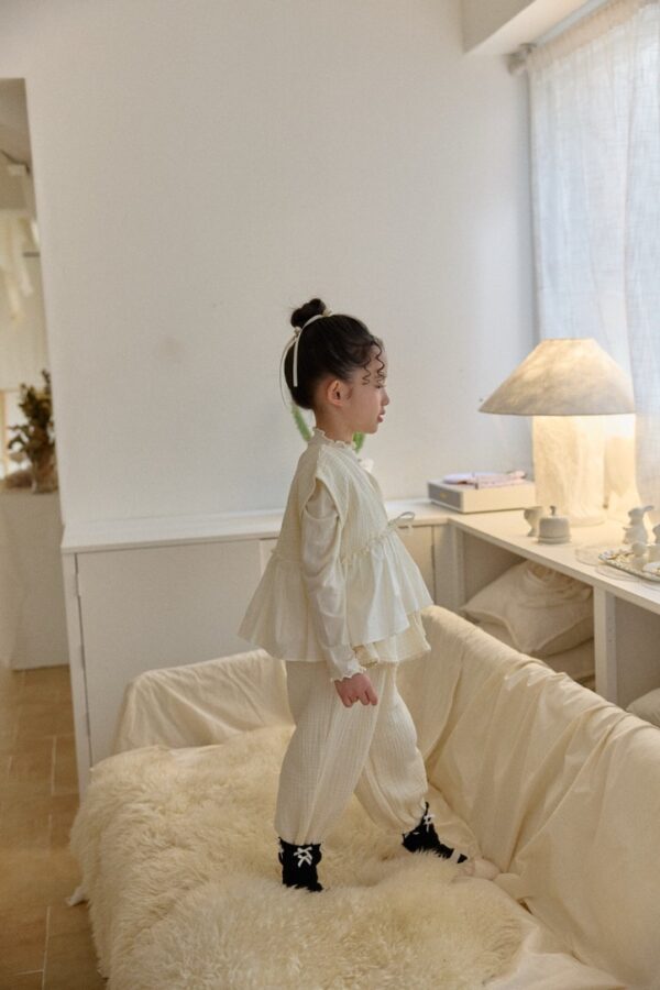 CFBBB5A9-9EFA-4711-86DE-F13E03656AEF_1_105_c 〖預購〗法式溫柔背心