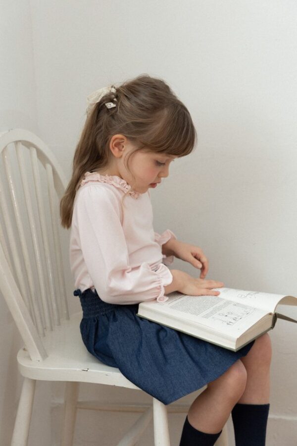 D23B2CEC-2187-455D-BFAE-0EE6C6AD42B9 〖預購〗梅根柔日上衣