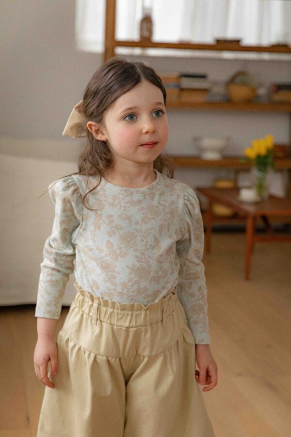 D5333350-AA56-4511-8B62-276230B410EA 〖預購〗古典花園上衣