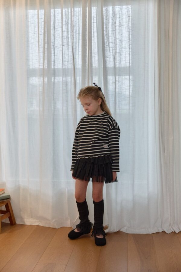 D881D63F-CDF1-4382-ACFA-FC4DFDFEE44D_1_105_c 〖預購〗聖光小日子條紋上衣