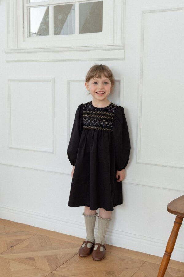 D8FAE75A-CDCE-4019-937F-D316E81611CE 〖預購〗安娜依靜夜洋裝