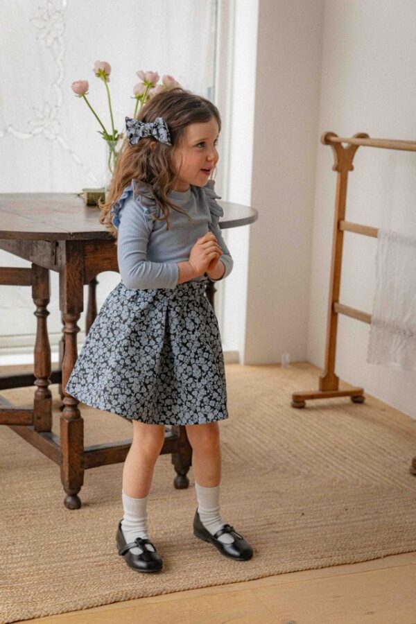 DB05F148-C5B8-4204-B37C-5A6B2FB37776 〖預購〗碎花呢喃裙