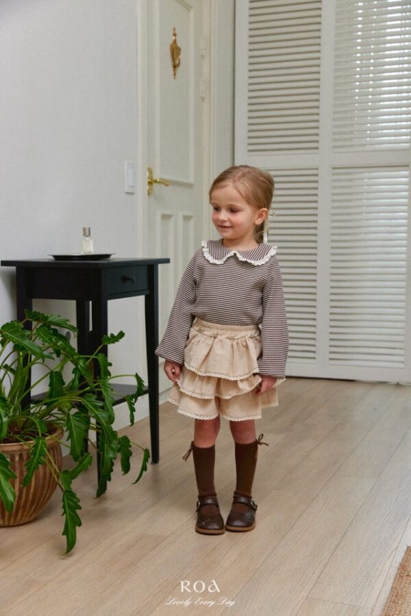 DEE9638E-8635-4977-ADC5-A74C8E2C50FC 〖預購〗寧靜條紋領片上衣