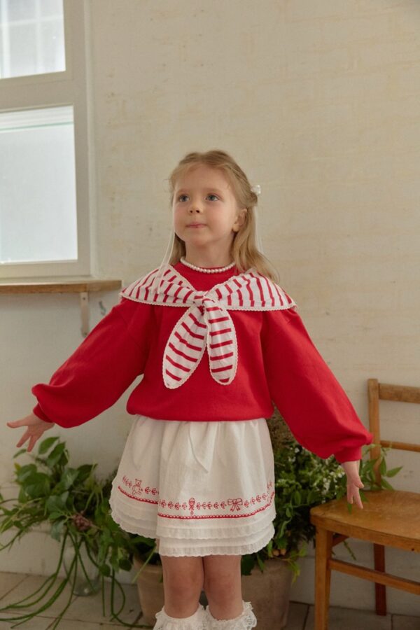 E0CEA9ED-CE43-4344-A947-99B9706D76C8_1_105_c 〖預購〗甜日微光披巾衛衣