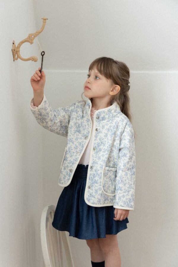 E3390741-959A-4C3F-B1C5-DEDC1DE89A58 〖預購〗路易絲雲感外套