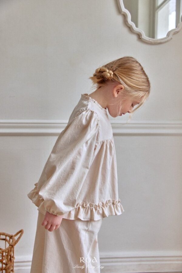 E632DBCE-DEC3-4BDF-B7C5-FA9124D0B8BA 〖預購〗小荷葉領柔褶套裝