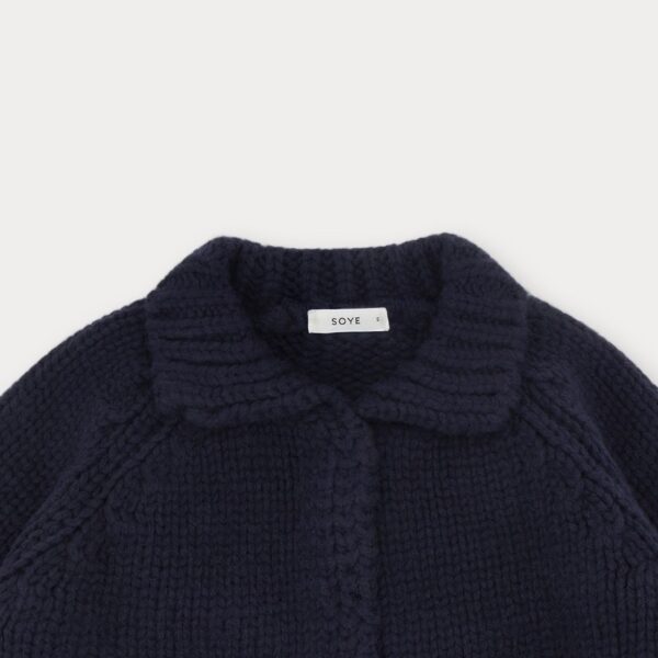 F0AA202B-0C4C-4C80-846F-372CAB1A5DA8_1_105_c ❄️ 暗扣領片針織外套