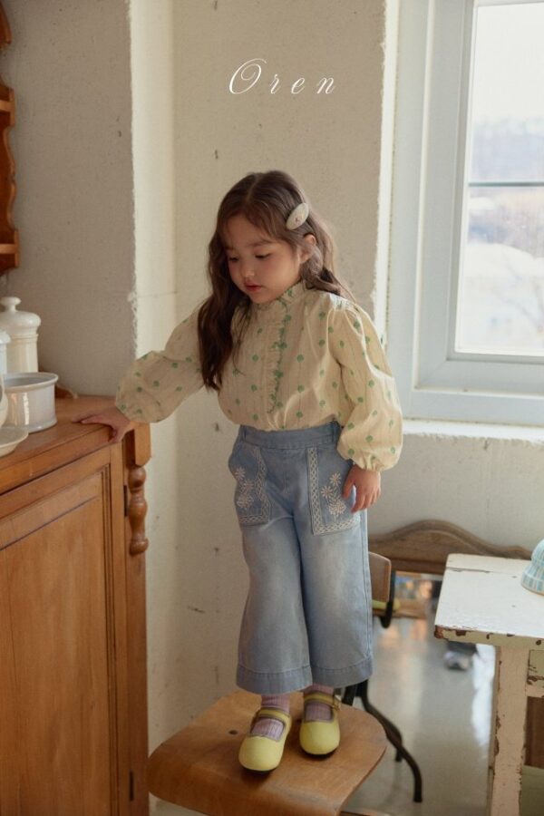 05FE9832-4AC3-412A-BCED-A9A9935FCE2A 〖預購〗Amelie 花卉牛仔褲