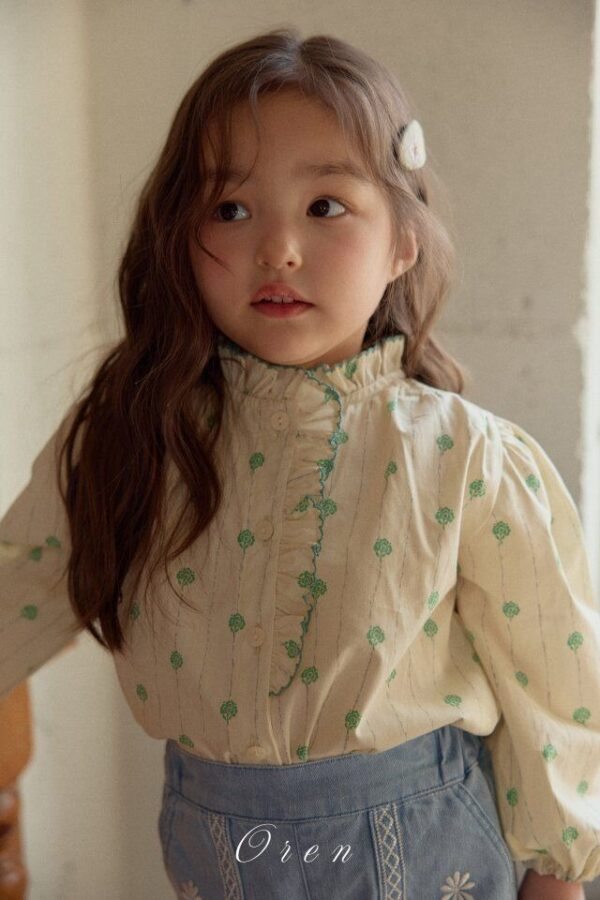 08C52259-AC66-4A3A-AE5E-722A14EBBC71 〖預購〗Colette 花卉襯衫