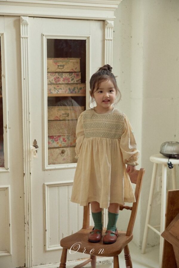 0DE41C67-AF0E-4948-A58B-E0A7B146F5D0 〖預購〗Marienne 繡線洋裝