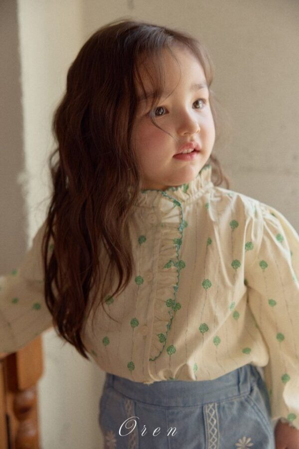 103FF250-C251-4A1A-9816-755DABBC8C69 〖預購〗Colette 花卉襯衫