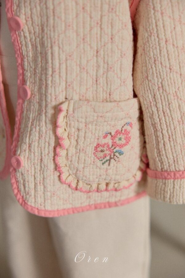 107AE3E3-8400-4EA2-9C9F-DC3F4C5218A5 〖預購〗Maison 絎縫外套